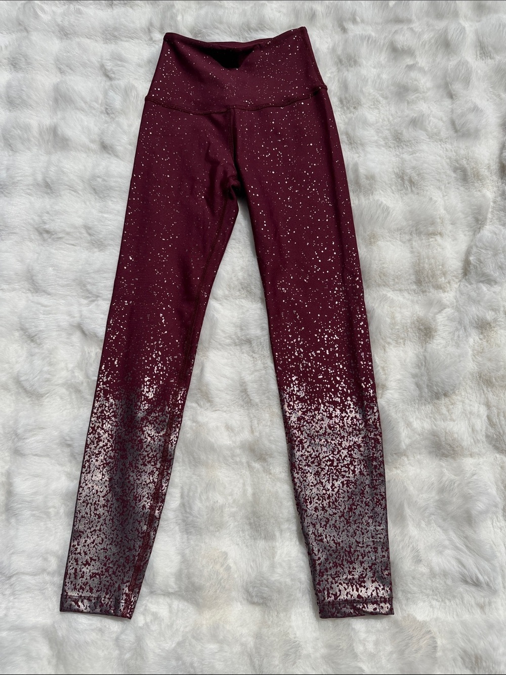 Beyond yoga small high waisted alloy hombre leggings burgandy maroon and silver
